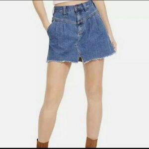 We The Free People Short Mini Denim Skirt Raw Hem Sexy  Blue Size 26 Jean 0 2